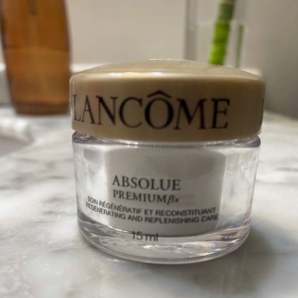 **SOLD**Lancôme face cream - Picture 1 of 3